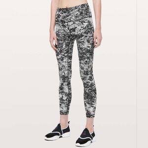 🍋 Lululemon athletica Black & White Abstract High-Rise Leggings - Size 6